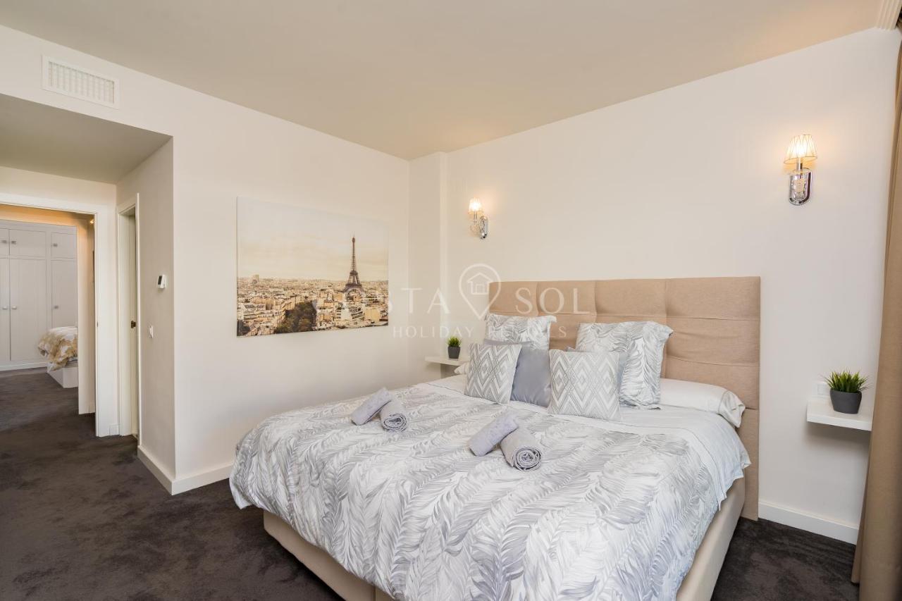 Puerto Marina-Benalmadena Luxury Apartment Dentro De La Isla מראה חיצוני תמונה